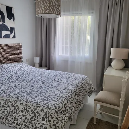 Apartman Torreblanca 2 Bedrooms With Small Garden And Pool *