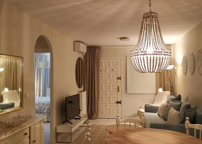 Stella Blanca 2 Bedrooms With Small Garden And Pool Фуенхірола