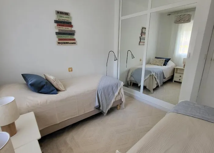 Stella Blanca 2 Bedrooms With Small Garden And Pool アパート