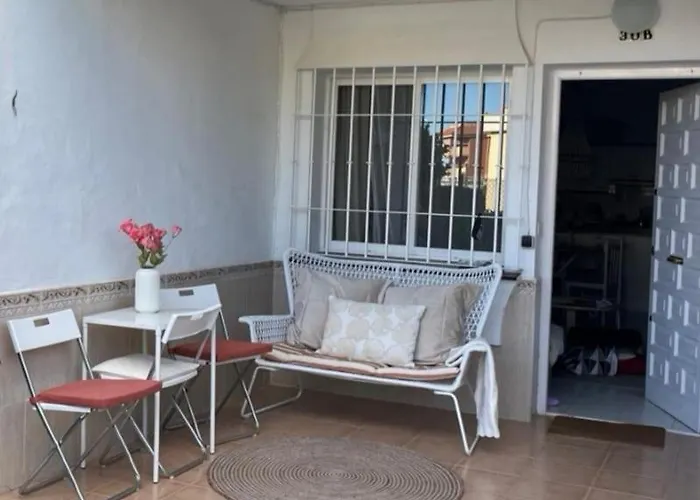 Stella Blanca 2 Bedrooms With Small Garden And Pool アパート フエンヒロラ